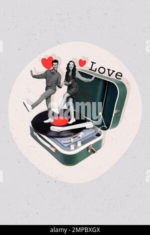 Photo de collage vertical de jeune couple funky dansant sans souci ont amusant rétro gramophone valentine jour vinyle joueur isolé sur fond gris Banque D'Images