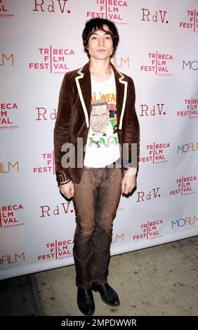 Ezra Miller à la première de 'Beware the Gonzo' lors du Tribeca film Festival 9th annuel au RDV Lounge à New York, NY. 4/22/10. Banque D'Images