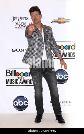 Robin Thicke à la salle de presse des Billboard Music Awards 2012 au MGM Grand Garden Arena, à l'intérieur du MGM Grand Resort Hotel and Casino. Las Vegas, Nevada 20th mai 2012. . Banque D'Images