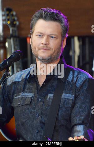 Blake Shelton se produit en direct au salon Today pour la série de concerts à New York, New York. 5th août 2016. Banque D'Images