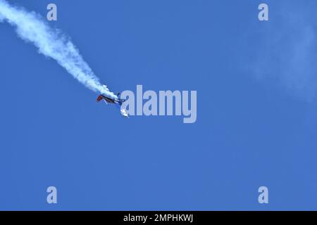 JACKSONVILLE, FLORIDE. (21 octobre 2022) le personnel de Patty Wagstaff fait la démonstration de ses acrobaties aériennes au salon aérien de Jacksonville, NAS. Le spectacle célébrait l’héritage des Blue Angels, qui remonte à 1946 dans le lieu de naissance de NAS Jacksonville, l’escadron. Le spectacle a également présenté des représentations aériennes d'autres équipes de vol militaires et civiles, des spectacles en direct, et l'occasion de voir des avions et des véhicules militaires et les États-Unis Équipe de parachutisme de commandement des opérations spéciales. Banque D'Images