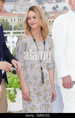 Vanessa Paradis à l'appel photo des membres du jury au Palais des Festivals lors du Festival de Cannes 69th à Cannes, France. 11th mai 2016. Banque D'Images