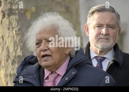 Lord Desai / Meghnad Jagdishchandra Desai, Baron Desai de St Clément Danes. Économiste et collègue travailliste, - lors d'un événement de la statue du Mahatma Gandhi i Banque D'Images