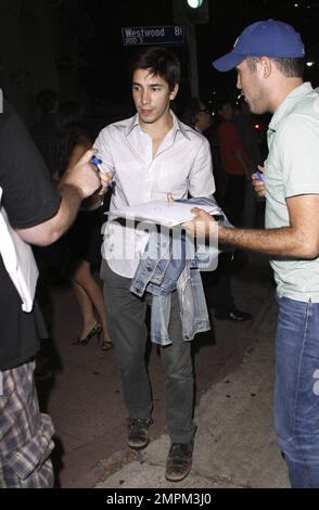 Justin long devant le Regency Village Theatre lors de la première de « The change Up » à Los Angeles, Californie. 1st août 2011. Banque D'Images