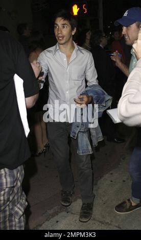 Justin long devant le Regency Village Theatre lors de la première de « The change Up » à Los Angeles, Californie. 1st août 2011. Banque D'Images