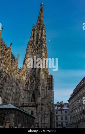 Une petite mais belle photo de St. Cathédrale de Stephens dans la ville de Vienne. Ein kleines aber feines Foto vom Stephansdom in der Stadt Wien. Banque D'Images