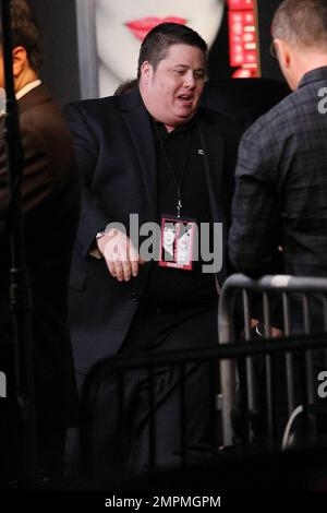 Chaz Bono assiste à la cérémonie d'impression des mains et des pieds du théâtre chinois de Grauman en hommage à la maman cher. Los Angeles, Californie. 11/18/10. Banque D'Images