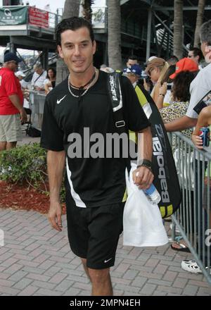 Le musicien britannique et chanteur principal du groupe de rock Bush, Gavin Rossdale, participe à la coupe de tennis annuelle 20th de Chris Evert / Raymond James Pro-Celebrity qui bénéficie du Fonds de prévention de l'once et de la Fondation de l'abus des drogues du comté de Palm Beach au centre de tennis de Delray Beach à Delray Beach, en Floride. 11/07/2009 Banque D'Images