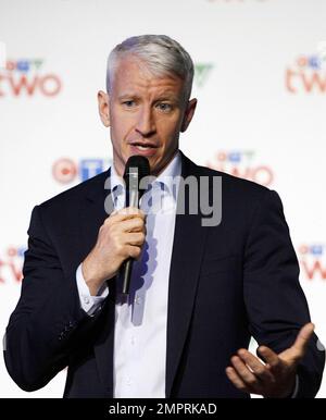 Anderson Cooper à une conférence de presse pour CTV Upfront à Toronto, ONTARIO. 6/2/11. Banque D'Images