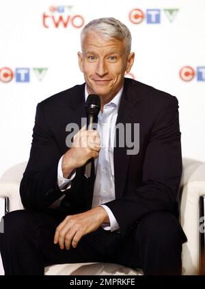 Anderson Cooper à une conférence de presse pour CTV Upfront à Toronto, ONTARIO. 6/2/11. Banque D'Images