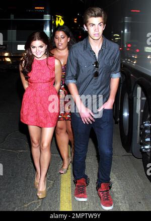 Ariel Winter, star de la « famille moderne », arrive au concert de demi Lovato au théâtre grec. Los Angeles, Californie. 18th juillet 2012. . Banque D'Images