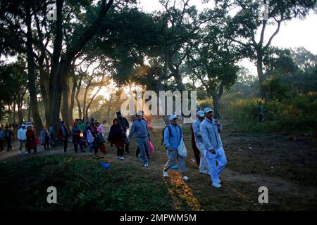 Nepalese Devotees Gather During The Bala Chaturdasi Festival At The ...