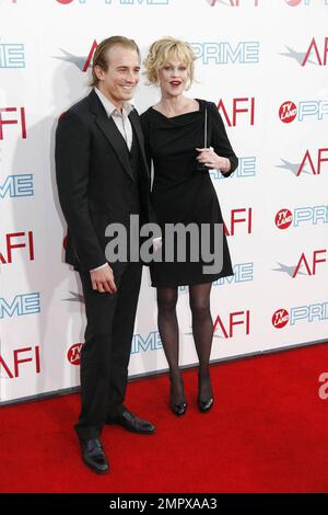 Melanie Griffith et Jesse Johnson au prix de réalisation à vie de l'AFI 37th pour Michael Douglas. Los Angeles, Californie 6/11/09. . Banque D'Images