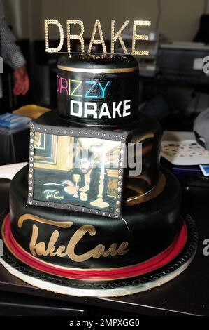 Drake à son Club Paradise Tour après la fête à la boîte de nuit Rush à Miami Beach, FL. 14th février 2012. Banque D'Images