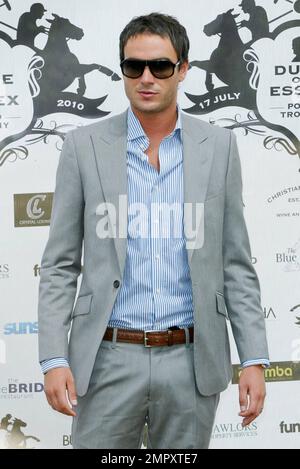 Jack Tweed, veuf de la célèbre télé-réalité britannique Jade Goody, pose sur le terrain herbeux de Gaynes Park Estate pour le Duke of Essex Polo Trophy. Epping, Royaume-Uni. 07/17/10. . Banque D'Images