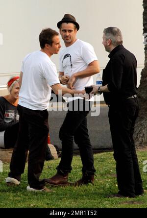 EXCLUSIF !! Colin Farrell, Sam Rockwell et Abbie Cornish films scènes sur l'ensemble de leur nouveau film "Seven psychopathes" sur place à LA. Pendant le tournage, Farrell et Rockwell portaient des t-shirts assortis avec un dessin du visage de la co-star Christopher Walken. Le film raconte l'histoire d'un scénariste (Farrell) qui est pris dans le complot d'enlèvement de chien de son ami (Rockwell). Woody Harrelson est également une des stars. Los Angeles, Californie. 6th janvier 2012. Banque D'Images