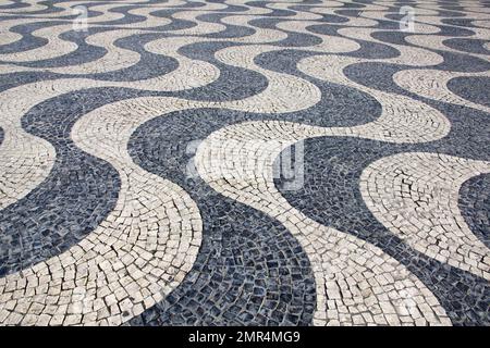 Le Portugal. Lisbonne. Pavés portugais typique de la chaussée fait-main Banque D'Images