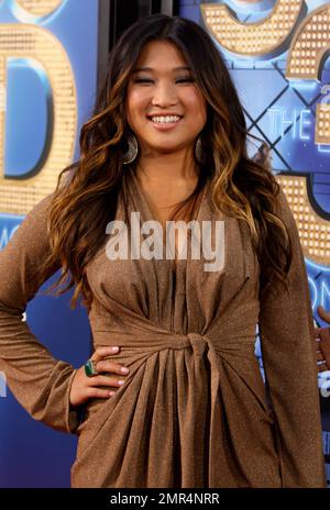 L'actrice Jenna Ushkowitz arrive à la première de 'Glee: The 3D concert Movie' au Regency Village Theatre de Westwood, CA. 8/6/11 Banque D'Images