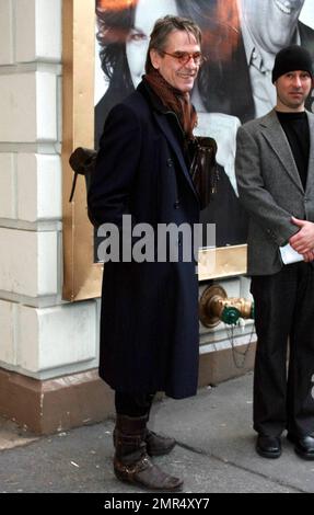 L'acteur Jeremy Irons assiste à la soirée d'ouverture de God of carnage au Bernard B. Jacobs Theatre de New York, NY. 03/22/09. Banque D'Images