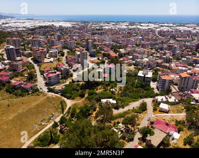 Vue aérienne de la ville turque d'Anamur sur la côte méditerranéenne Banque D'Images