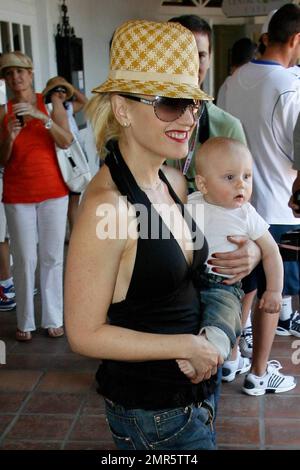 Gewn Stefani avec son fils Zuma Nesta Rock à l'événement de tennis caritatif K-Swiss Desert Smash Celebrity. Palm Springs, Californie 03/10/2009, Banque D'Images