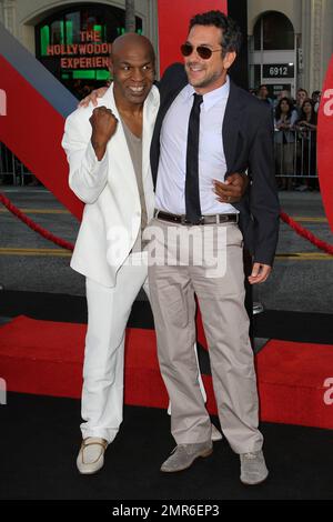 Mike Tyson et Todd Phillips lors de la première « Hanover 2 » au Grauman's Chinese Theatre. Los Angeles, Californie. 5/19/11. Banque D'Images