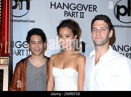 Mason Lee, Jamie Chung et Justin Bartha, à Las Vegas, sont les premiers de la partie II du Handover et dévoilent les machines à sous du Handover, au Planet Hollywood Resort and Casino, Las Vegas, Nevada. 05/21/11 Banque D'Images