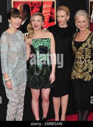 Scarlett Johansson, Helen Mirren, Jessica Biel et Toni Collet à la première de 'Hitchcock' au théâtre Ziegfeld. New York, NY. 18th novembre 2012. Banque D'Images