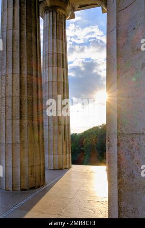 Temple de la renommée, Valhalla, Donaustauf, Bavarian Forest, Haut-Palatinat, Bavière, Allemagne, Europe Banque D'Images