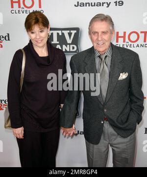 Pat Harrington lors de la première fête du pays de la télévision pour « Hot in Cleveland » et « retraité at 35 » au Sunset Tower Hotel. Hollywood, Californie. 1/10/11. Banque D'Images