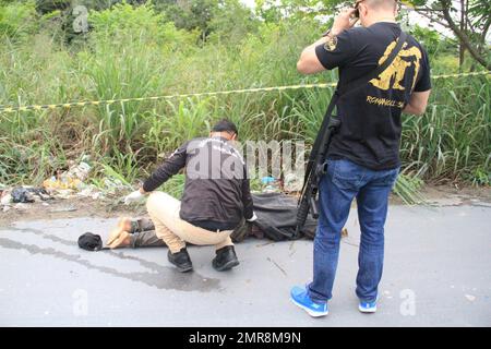 Manaus, Amazonas, Brésil. 31st janvier 2023. (INT) Un adolescent aurait été enlevé et assassiné à Manaus. 31 janvier 2023, Manaus, Amazona, Brésil: Avec sept coups de feu, l'adolescent Bryan Azevedo Dantas, 17 ans, a été trouvé mort mardi (31) matin dans une zone forestière de la section de l'Avenida Oitis, dans le district industriel 2, sur le côté est de Manaus. Le suspect est que le jeune homme a été kidnappé et assassiné dans un règlement possible des scores de trafic de drogue. Le cas sera examiné par le poste de police spécialisé pour les homicides et les enlèvements (DEHS).Credit: Josemar Antunes/Thenews2 (CRE Banque D'Images