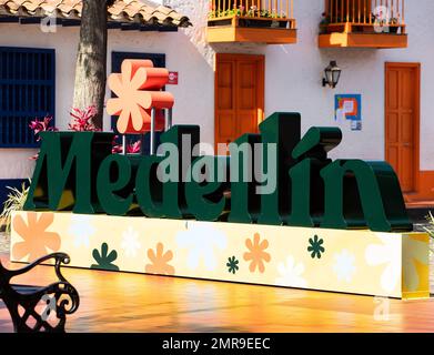 Medellin, Antioquia. Colombie - 26 janvier 2023. Pueblito Paisa est l'un des sites touristiques les plus visités de la ville, situé sur la colline de Nutibara Banque D'Images