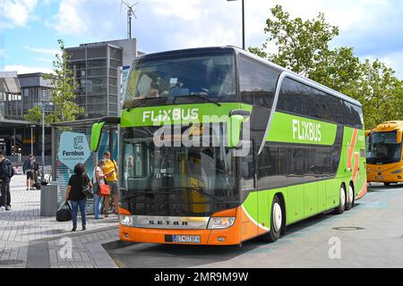 Flixbus, bus longue distance, gare Südkreuz, Schöneberg, Tempelhof-Schöneberg, Berlin, Allemagne, Europe Banque D'Images