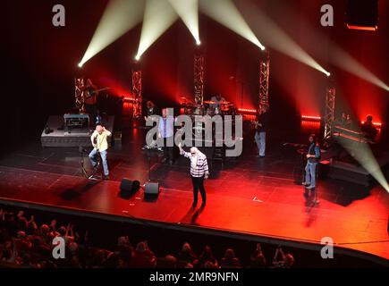 27 janvier 2023, Virginia Beach, Virginie, Etats-Unis: Les Oak Ridge Boys apportent l'évangile et le pays au Centre Sandler de Virginia Beach, Virginie le 27 janvier 2023..photo Â©Jeff Moore (Credit image: © Jeff Moore/ZUMA Press Wire) USAGE ÉDITORIAL SEULEMENT! Non destiné À un usage commercial ! Banque D'Images