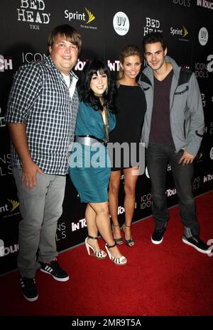 Jareb Dauplaise, Kara Taitz, Amber Lancaster, et Jayson Blair de MTV 'The Hard Times of RJ Berger' assistent à la fête des ICÔNES et IDOLES de Touch WeeklyÕs au Bar Marmont à West Hollywood, Californie. 9/12/10. Banque D'Images