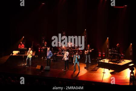 27 janvier 2023, Virginia Beach, Virginie, Etats-Unis: Les Oak Ridge Boys apportent l'évangile et le pays au Centre Sandler de Virginia Beach, Virginie le 27 janvier 2023..photo Â©Jeff Moore (Credit image: © Jeff Moore/ZUMA Press Wire) USAGE ÉDITORIAL SEULEMENT! Non destiné À un usage commercial ! Banque D'Images