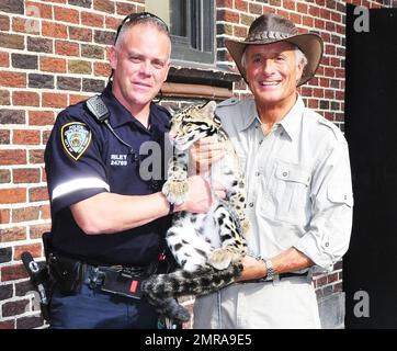 Jack Hanna s'arrête au Ed Sullivan Theatre pour une bande de 'The late Show with David Letterman' où il montre certains de ses amis animaux. New York, New York 27th septembre 2011. Banque D'Images