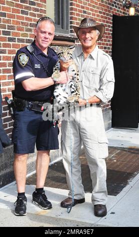 Jack Hanna s'arrête au Ed Sullivan Theatre pour une bande de 'The late Show with David Letterman' où il montre certains de ses amis animaux. New York, New York 27th septembre 2011. Banque D'Images