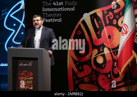 Téhéran, Téhéran, Iran. 31st janvier 2023. Le ministre iranien de la Culture et de l'orientation islamique, MOHAMMAD MEHDI ESMAILI, prend la parole lors de la cérémonie de clôture du Festival international du Théâtre Fajr 41 à la salle Vahdat, dans le centre-ville de Téhéran, en Iran, sur 31 janvier 2023. Le festival de théâtre fait partie d'une série d'événements marquant le 44th anniversaire de la Révolution islamique, marqué par 10 jours de cérémonies sponsorisées par l'État, surnommés la décennie de Fajr. (Credit image: © Rouzbeh Fouladi/ZUMA Press Wire) USAGE ÉDITORIAL SEULEMENT! Non destiné À un usage commercial ! Banque D'Images