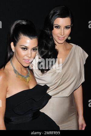 Kim et Kourtney Kardashian lors d'une réception de mariage célébrant Kim Kardashian et Kris Humphries nuptials à Capital. Kim et Kris se sont mariés lors d'une cérémonie sur 20 août en Californie. New York, NY 31st août 2011. Banque D'Images