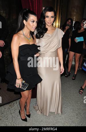 Kim et Kourtney Kardashian lors d'une réception de mariage célébrant Kim Kardashian et Kris Humphries nuptials à Capital. Kim et Kris se sont mariés lors d'une cérémonie sur 20 août en Californie. New York, NY 31st août 2011. Banque D'Images