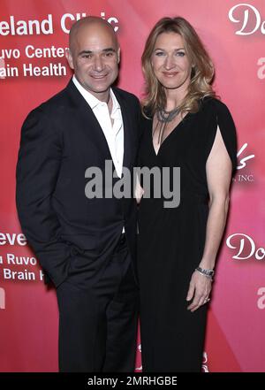 Andre Agassi et Steffi Graf au Gala annuel « puissance de l'amour » de Keep Memory Alive 16th célèbrent l'anniversaire de Mohammad Ali 70th qui s'est tenu à l'arène MGM Grand Garden. Las Vegas, Nevada 18th février 2012. Banque D'Images