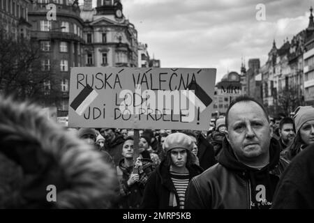 Une manifestation pour l'Ukraine sur la place Venceslas à Prague Banque D'Images