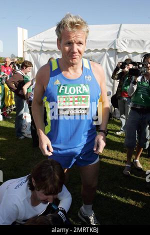 Gordon Ramsay apparaît avant de courir dans le Marathon de Londres Flora 2009. Londres, Royaume-Uni. 4/26/09. . Banque D'Images