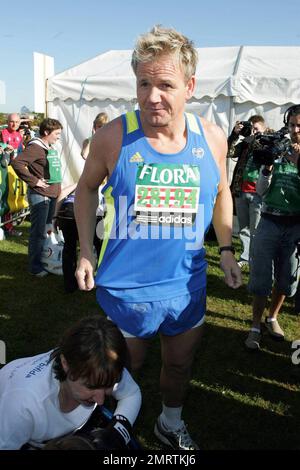 Gordon Ramsay apparaît avant de courir dans le Marathon de Londres Flora 2009. Londres, Royaume-Uni. 4/26/09. Banque D'Images