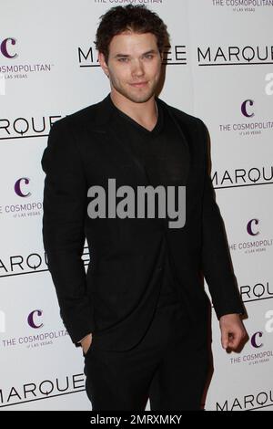 Kellan Lutz lors de l'ouverture de la discothèque Marquee à l'hôtel Cosmopolitan lors de la grande ouverture du week-end de la Saint-Sylvestre. Les célébrations du 30 décembre et de 31st culmineront avec le dîner d'ouverture de la Saint-Sylvestre et le concert avec des concerts de Jay-Z et Coldplay. Les clients attendus sont Mark Wahlberg, Kristin Davis, Mary J. Blige, Kellan Lutz, Channing Tatum et Jenna Dewan, Haylie Duff, Olivia Munn, Tyler Perry, Emmy Rossum, Jessica Szohr, Mark Salling, Selita Ebanks et Ellen Pompeo, entre autres. Le Cosmopolitan est un nouveau complexe de luxe situé dans le He Banque D'Images