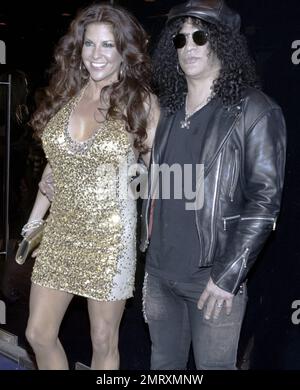 Slash et sa femme Perla Hudson arrivent à la boîte de nuit du Marquee au Star Casino. Sydney, Australie. 30th mars 2012. Banque D'Images