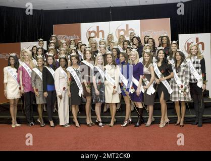 Les candidats Miss America 2010 arrivent au Planet Hollywood Resort and Casino pour se présenter comme candidat à Miss America 2010. Las Vegas, Nevada 1/21/10. . Banque D'Images