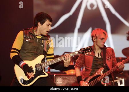 My Chemical Romance se produit au premier jour du Reading Festival 2011. Reading, Royaume-Uni. 26th août 2011. Banque D'Images