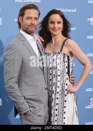 Sarah Wayne Callies et Josh Holloway à la présentation initiale de NBCUniversal 2016 à New York. 16th mai 2016. Banque D'Images